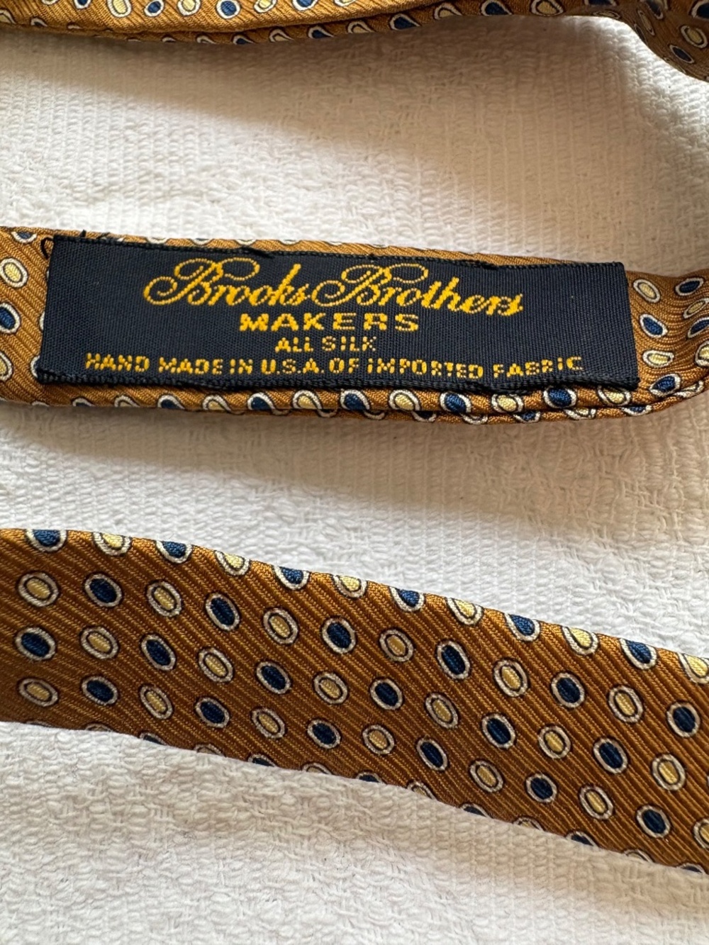 Brooks Brothers Makers Vintage Silk Bow Tie Gold Foulard Pattern Geometric